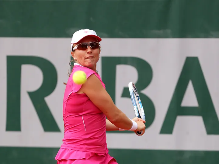 Castano reveals breast cancer battle