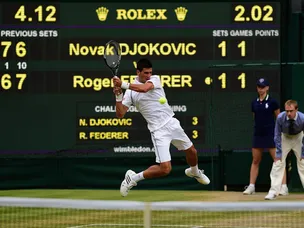 Djokovic beats Federer to win Wimbledon