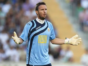 Elche held to goalless draw after Coro penalty miss