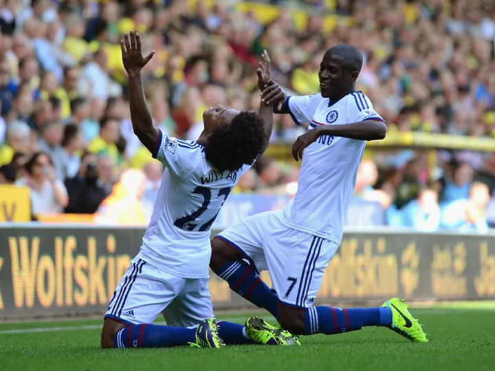Late goals help Chelsea past Norwich