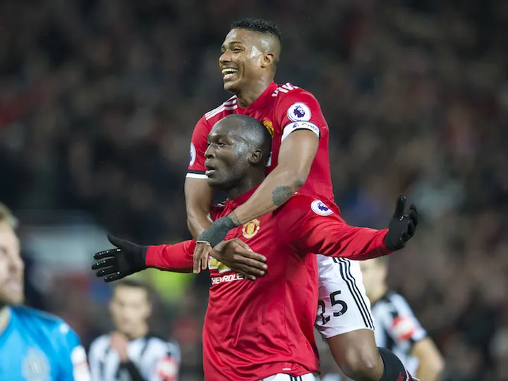 Lukaku stars as United beat Chelsea