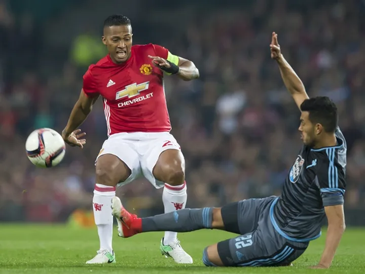 Carrick, Valencia take part in training