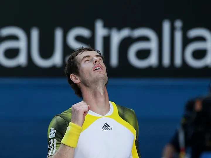 Murray breezes into last four