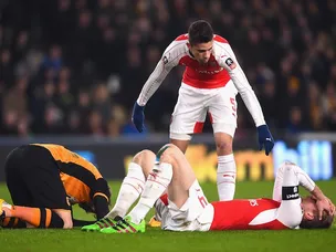 Gabriel, Mertesacker start for Arsenal