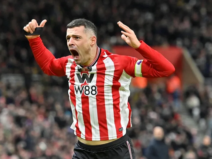 Guardiola despair: Stubborn Sunderland give Gunners huge boost in title race