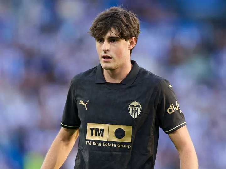 La Liga midfielder with £87m release clause is 'close' to joining Man Utd