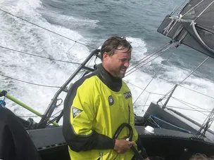 Alex Thomson forced to retire from Vendee Globe due to boat damage