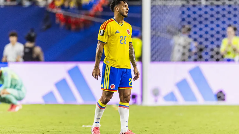 Suarez sparks Colombia's last-16 charge against Ghana