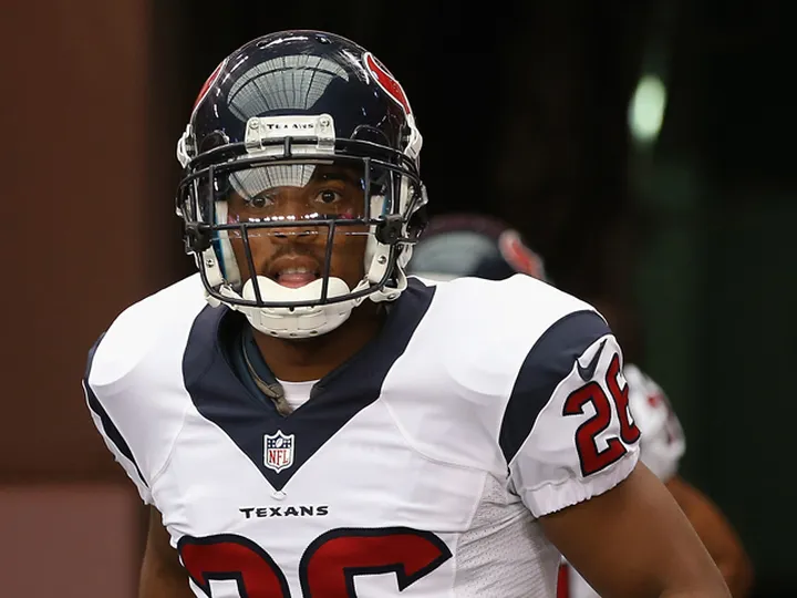 Titans sign cornerback Harris