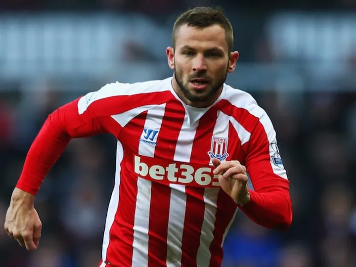 Bardsley sleeps off Cleverley wedding on train