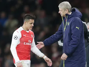 Wenger defends Sanchez after throw-in incident