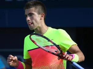 Coric ousts Robredo in Roland Garros thriller