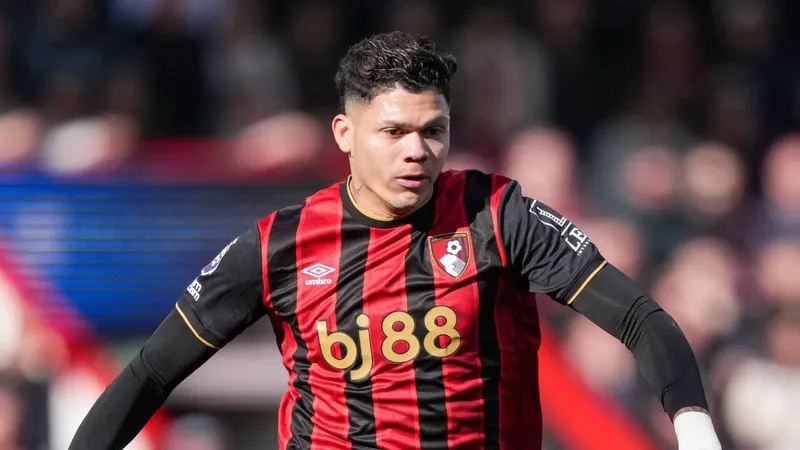 Doubt for Tuesday? Iraola delivers Evanilson injury update following Sunderland draw