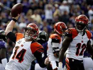 Andy Dalton helps Bengals build lead