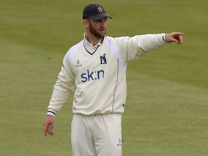 Jim Troughton announces retirement