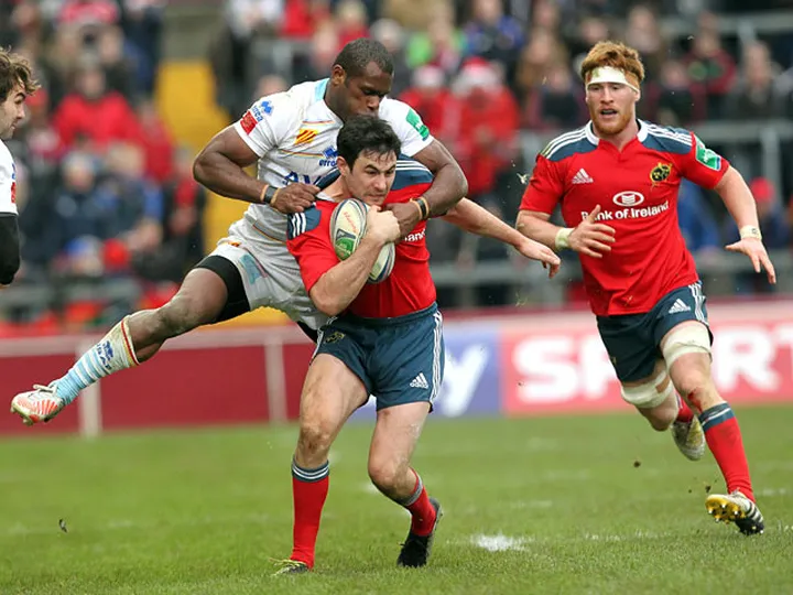 Last-gasp try gives Munster win