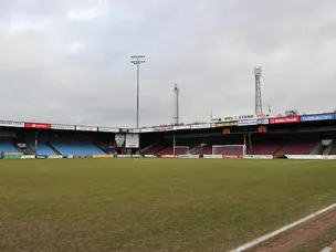 McCombe, Clucas make Mansfield debuts