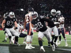 Oakland Raiders survive Chicago Bears comeback at Tottenham Hotspur Stadium