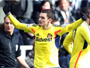 Sunderland thrash Newcastle United