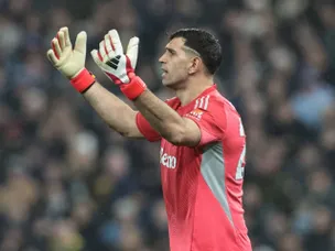 Martinez madness costs Villa against Toffees as Arsenal extend PL lead