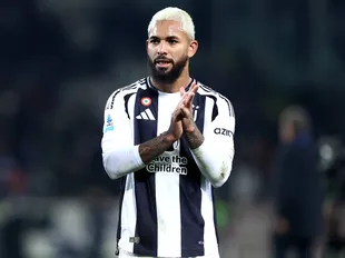 'Work ethic, application' - Leeds make Douglas luiz 'decision' ahead of summer