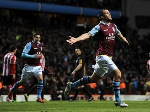 Vlaar dedicates win to fans