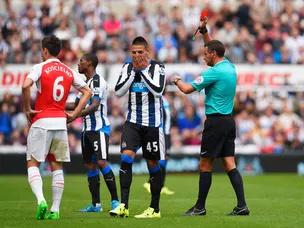 Ten-man Newcastle United holding Arsenal