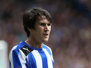 Lee fires Owls into lead at Preston