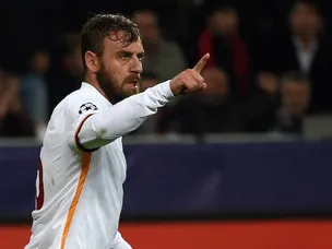De Rossi pays tribute to retiring Totti