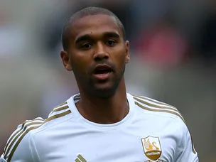 Late Moore goal settles five-goal thriller