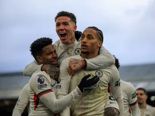 Chelsea's South American stars sink 10-man Crystal Palace in Selhurst Park smashing