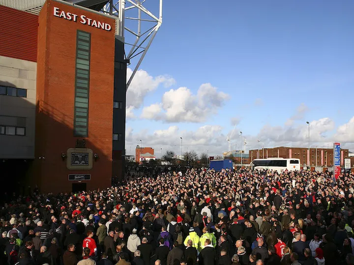 Man Utd commemorate Munich air disaster