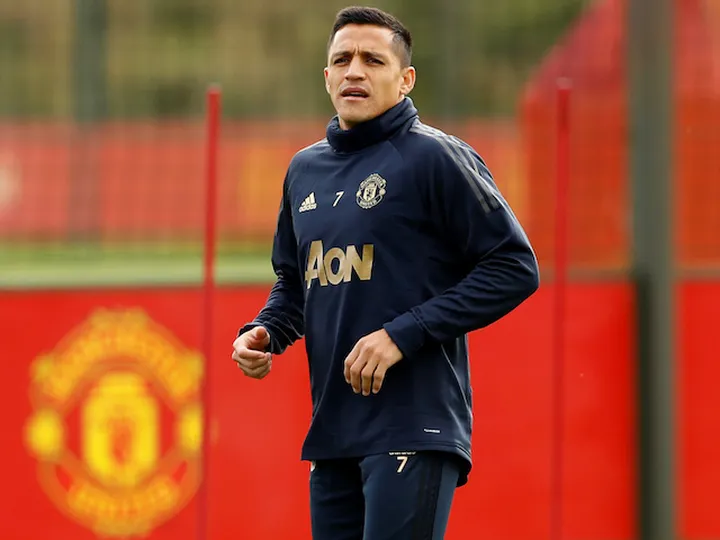 Sanchez 'acting strangely with Chile'