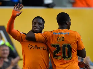 Wolves snatch draw at nine-man Preston