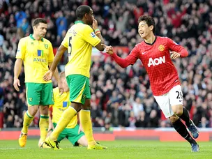 Kagawa scores hat-trick in victory