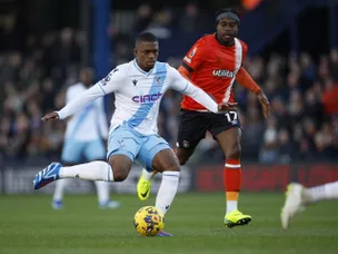 Hodgson provides injury update on Eze, Doucoure