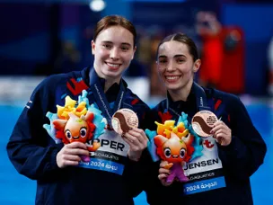 Scarlett Mew Jensen, Yasmin Harper win world bronze in 3m synchro