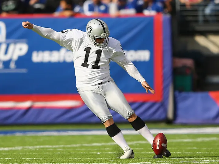 Janikowski kicks hand Raiders lead