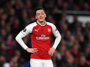 Arsenal boss Emery explains Ozil plans