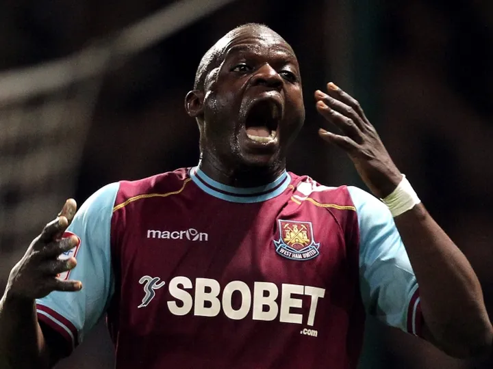 Hull confirm Faye signing