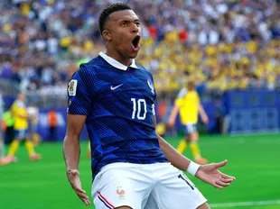 Can Paraguay stun favourites France? Saturday's World Cup predictions and previews