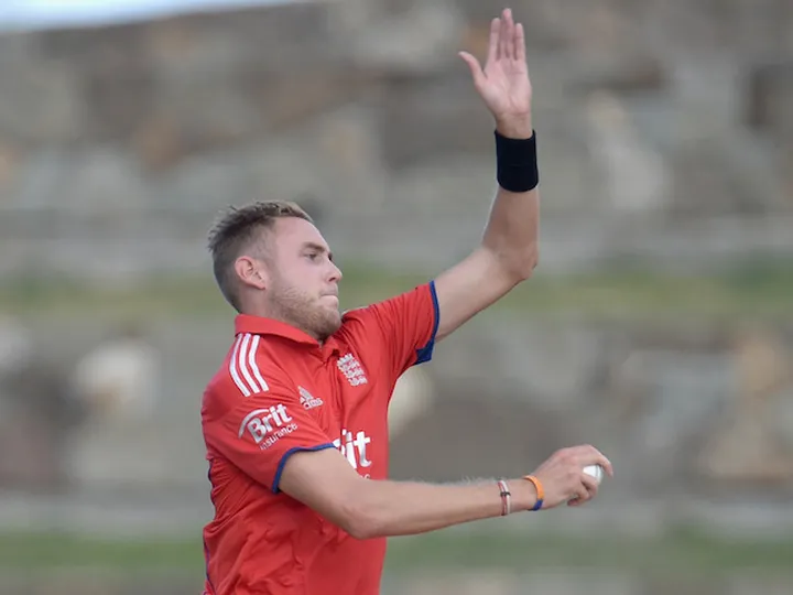 Broad criticises umpires