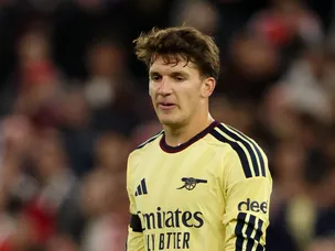 Tzolis Villa flop raises doubt: Three wingers Arsenal can sign before deadline