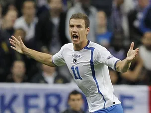 Dzeko fires Bosnia ahead