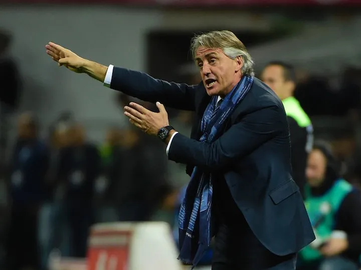 Mancini distances himself from England talk