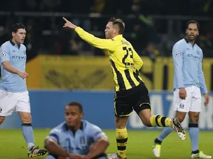 Schieber starts for Dortmund