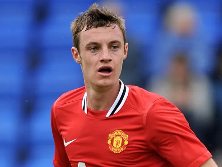 Keane ruptures cruciate ligament