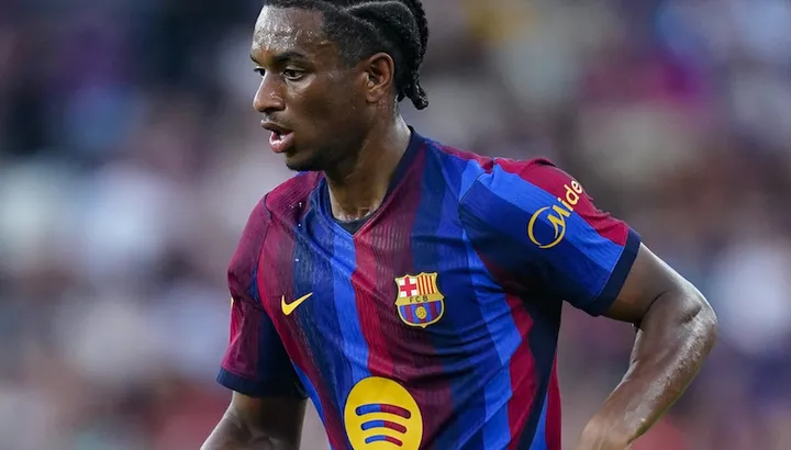 Liverpool hold 'key advantage' over Man Utd in race for Barcelona outcast Alejandro Balde