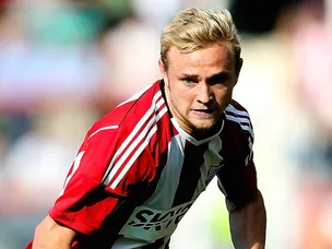 Pritchard puts Brentford ahead