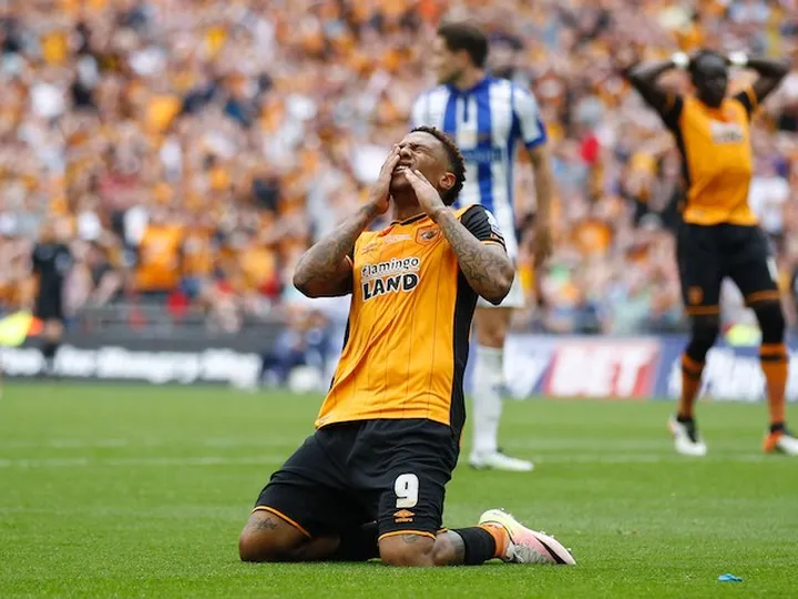 Hull's Hernandez ruled out for six months